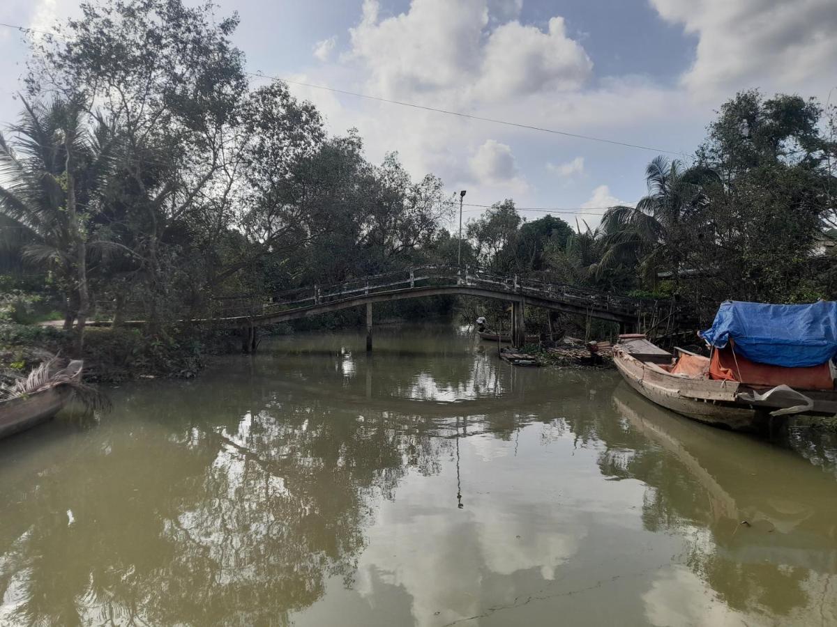Mekong Riverside *
