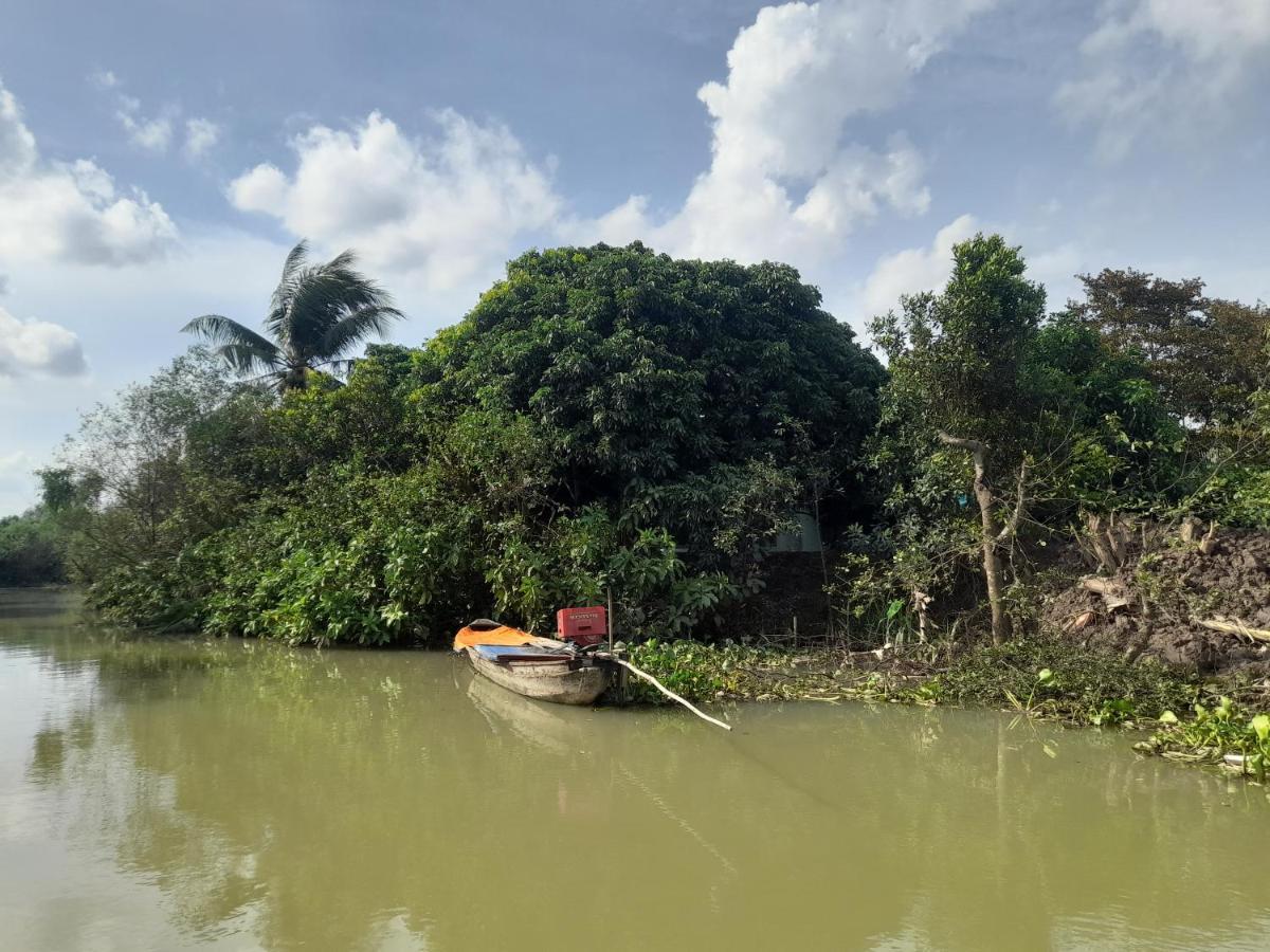 Mekong Riverside *