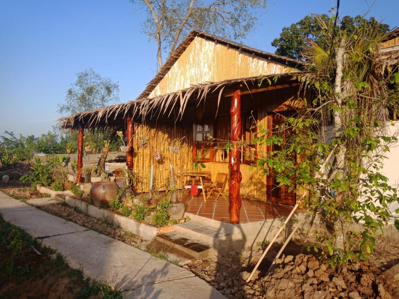 Nhà ở miền quê Mekong Riverside *